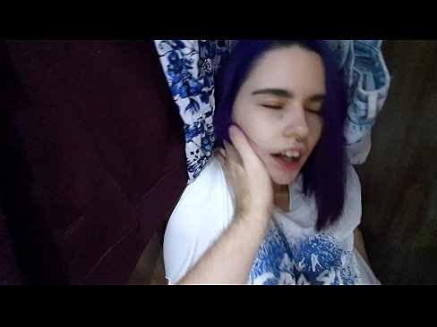 ❤️ Sibt lil sis tiegħi fil-closet u għenitha tiġri Porn magħmul fid-dar lilna